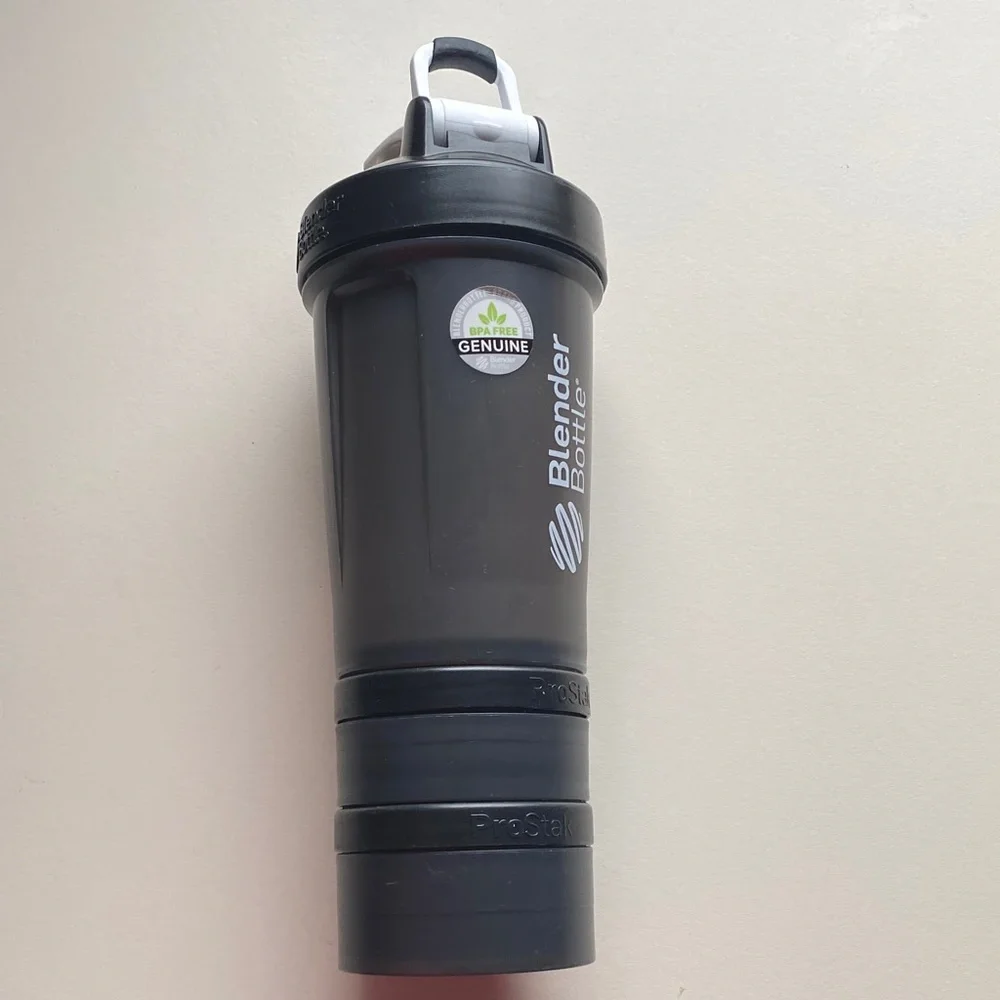 🌻BlenderBottle Black Shaker Cup snack containers